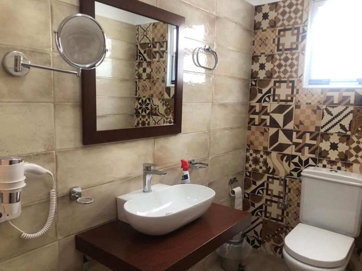 La Sirena Hotel Argassi Bagian luar foto