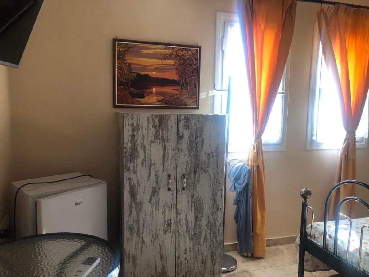 La Sirena Hotel Argassi Bagian luar foto